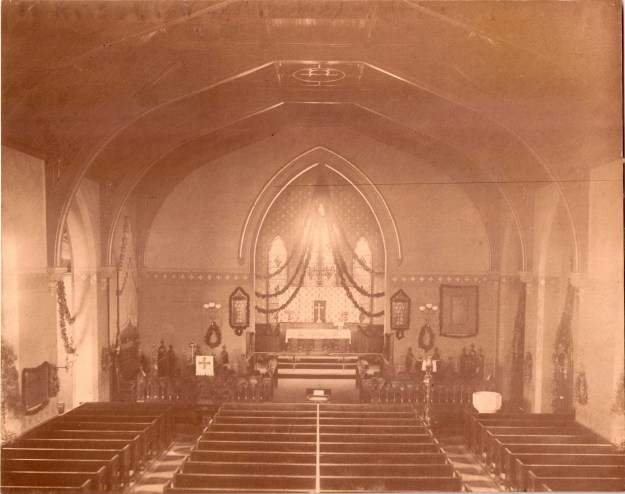InterioroftheOldChurchBefore1905-1
